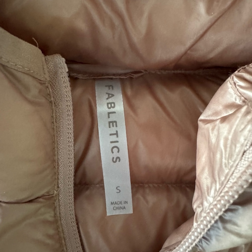 Fabletics Quest Packable Puffer Vest Size Small - image 4